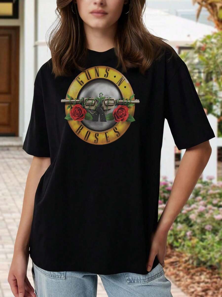 Camiseta de Guns N' Roses para mujer con calavera desgastada y rosas - Camiseta gráfica vintage de banda de rock para hombres y mujeres | Top informal para amantes de la música | Camiseta de manga corta - Negro - Ver 1