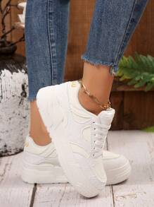 2025 Spring New Women's White Thick Sole Skateboard Shoes, Fashion Distressed Style Versatile Breathable Casual Sneakers, Ins Vibe