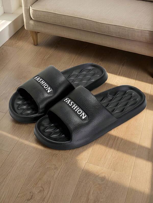 صنادل رجالي جديد لصيف، تصميم إنجليزي بسيط أنيق، مصنوع من مادة EVA ناعمة خفيفة تنفس، مناسبة للاستخدام داخل المنزل/خارج المنزل، غرفة الاستحمام هادئة سريعة الجفاف، مانعة للروائح وذات سطح مضاد للانزلاق