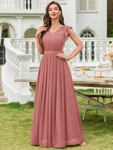 Đầm dạ hội trang trọng với áo corset ren thanh lịch, cổ chữ V, tay bồng, viền xếp ly bằng chiffon phối màu tương phản, thích hợp cho các dịp lễ hội, đám cưới, phù dâu, sinh nhật, lễ tốt nghiệp và các sự kiện trang trọng khác. - Bụi hồng - Xem 6