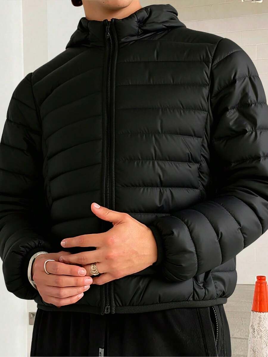 Chamarra Acolchada Para Caballero que Necesitas para el Frío, Cálida, Cómoda y con Estilo, Con Gorro Desmontable, Para Usar En Todo Tipo De Ocacion - Negro - Ver 1