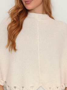 Knitted Poncho With Wave Detail - 離開 - 查看 2