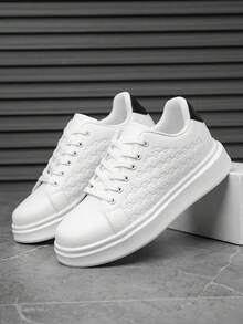 (Kích thước nhỏ hơn) Giày thể thao nam cổ điển màu đen và trắng in họa tiết ngẫu nhiên thoải mái, giày đế bằng buộc dây bằng da thời trang ngoài trời - trắng và đen - Xem 8