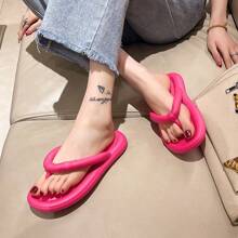 1 Pair Of Ladies' Thick Soled Sweet Flip Flops, Solid Color Sandals