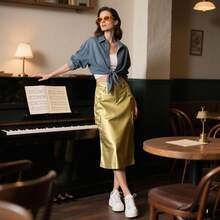 Falda ajustada de tela satinada estilo callejero con abertura en la espalda Falda ajustada de cintura alta - Dorado - Ver 1