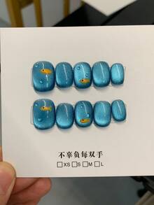 10 件手工制作的全覆盖短圆形假指甲，夏日清凉小鱼泡泡设计，可爱的蓝色玻璃珠猫眼指甲，神秘梦幻的海洋蓝，幸福诱发指甲贴纸，可重复使用的手工指甲，适合女性和女孩日常使用和派对，长按指甲（随机包装卡）美甲用品美甲