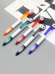 4支/6支旋转按压圆珠笔。适用范围：学生笔记、办公书写、足球迷创意生日礼物、男女实用文具、足球赛事周边纪念品。返校季
