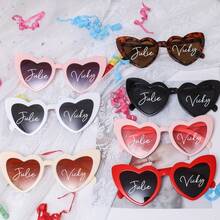 1 件定制心形眼镜 - 为新娘和伴娘定制的个性化婚礼礼物，有趣时尚的 PC 镜框和镜片，有红色、白色和粉色可选，新娘婚礼配饰 - 彩色 - 查看 4