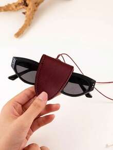 MIYIN 1 Hộp đựng kính mắt từ tính du lịch có dây đeo, vòng cổ bằng da, kính râm/kẹp kính từ tính màu trơn tối giản, túi đựng kính mắt du lịch di động Phụ kiện kính mắt Kính râm, kính râm, kính đọc sách, kính cận, kính loạn thị Túi đựng kính cho nam và nữ Túi đựng đồ dùng học tập khi trở lại trường Đồ dùng du lịch cần thiết cho kỳ nghỉ hè trên bãi biển Phụ kiện du lịch Túi du lịch Kỳ nghỉ lễ Đồ dùng học tập Hộp đựng kính râm Nữ - Nhiều màu - Xem 15
