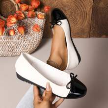 1 par de zapatos planos de mujer de moda, diseño de patchwork de color en bloques, elegantes con lazo, tipo bailarina slip-on, punta redonda, color beige, transpirables y cómodos, adecuados para uso diario en todas las estaciones