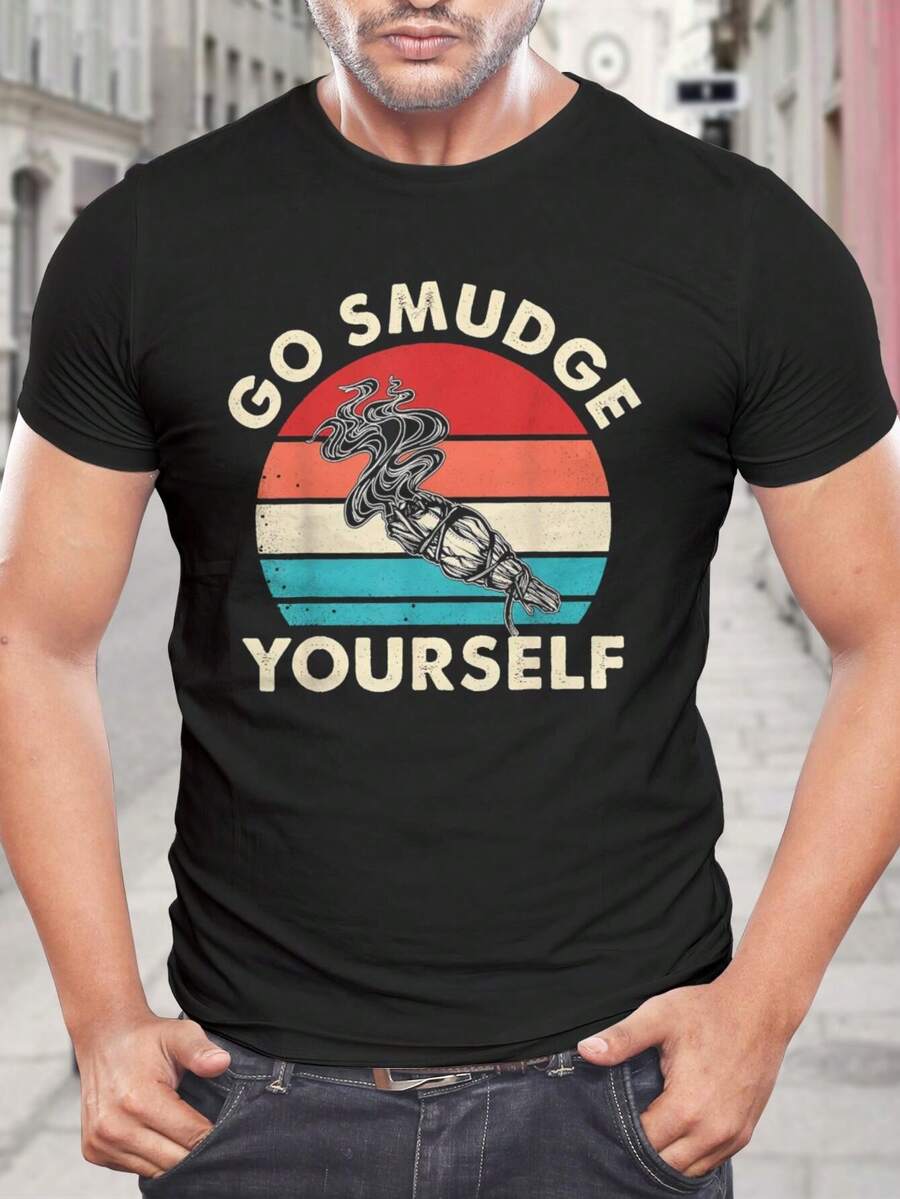 Camiseta con estampado retro de puesta de sol "Go Smudge Yourself" | Camiseta divertida de meditación espiritual | Camiseta gráfica de manga corta para hombres y mujeres | Idea de regalo - Negro - Ver 1