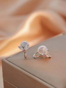 1 Par de pendientes de mariposa de cobre con circonita, de alta calidad y brillo, sin necesidad de perforación, adecuados para uso diario y como regalo festivo