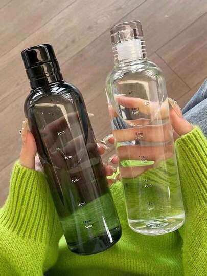 1个500ml运动水杯，极具吸引力的时间刻度杯，便携式透明塑料水瓶，防漏简约网红水杯，夏季直饮杯，礼品水瓶，女士水杯，适用于健身房/办公室/旅行/家庭/户外露营使用