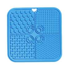 1 pièce Tapis d'alimentation lente pour animaux de compagnie à 4 compartiments, 11 couleurs, avec grattoir et outils de répartition, en silicone, ventouse, peut être fixé au mur, convient aux chats et aux chiens