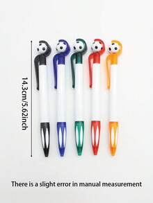 4支/6支旋转按压圆珠笔。适用范围：学生笔记、办公书写、足球迷创意生日礼物、男女实用文具、足球赛事周边纪念品。返校季