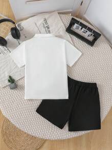 Set de 2 piezas con camisa polo y bloque de colores con estampado de letras para niños pequeños, uso casual de negocios para el verano