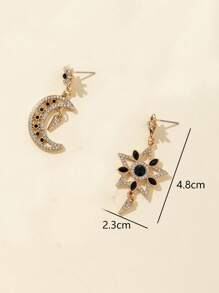 1 Pair Of Women's Vintage Bohemian Style Sun And Moon Tassel Earrings, Retro Style And Sexy For Everyday Wear. Also A Great Choice For Occasions Such As Fashion Shows And Social Media Ads.
