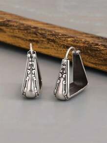 1 Pair Vintage Fashionable Creative Geometric Carved Flower Pattern Earrings For Women