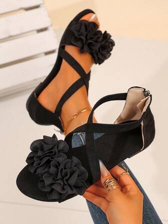 1 Pair Women's Sandals - Elegant & Sweet Style With Cross - Straps, Floral Decorations & Back Zipper Detail - Comfortable And Stylish For Summer, Casual Outings, Daily Wear, And Occasions