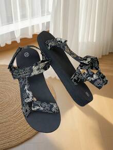 Sandalias planas con estampado de moda para mujer, nuevas sandalias de verano con suela gruesa, cierre de gancho y bucle, puntera abierta para uso en exteriores y playa, suela blanda, cómoda y transpirable