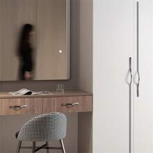 1 Pc Simple Aluminum Alloy Black Brushed Furniture Cabinet Door Handles Curved Wardrobe Drawer Cabinet Door Handle Furniture Hardware