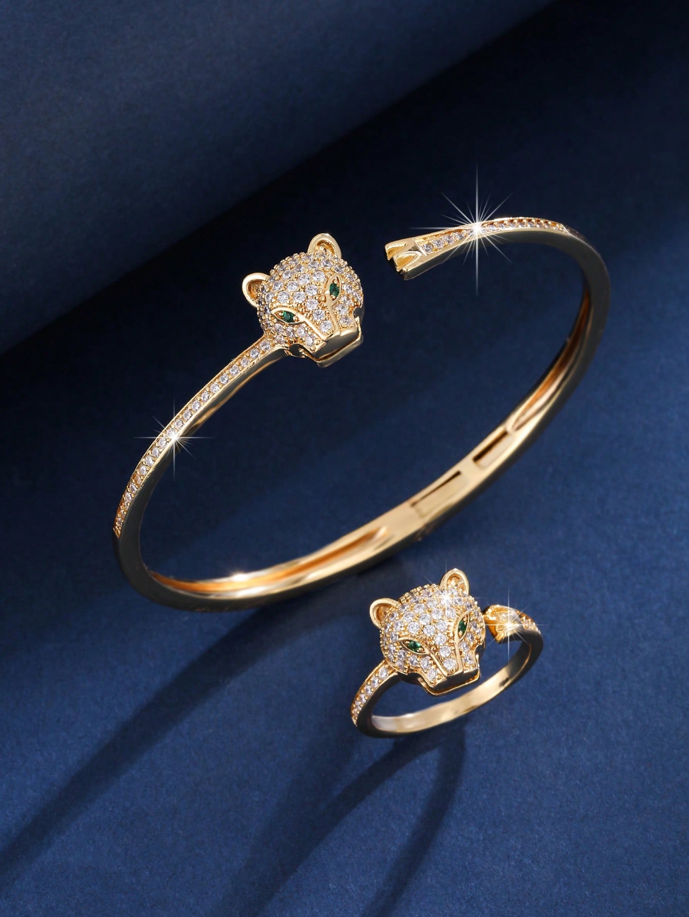 خاتم مفتوح، مطلي بالذهب عيار 18 قيراط منقوش بالزرك...