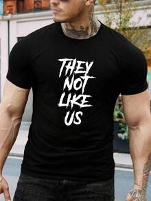 Camiseta gráfica 'They Not Like Us' de moda, negra de algodón para hombre y mujer - Estilo informal, hip hop, streetwear de verano - Negro - Ver 1
