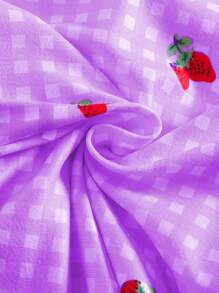 Conjunto de 2 piezas para niñas: Top con chaleco sin mangas con estampado de fresa a cuadros, lazo 3D, parche y volantes + pantalones cortos, adecuado para uso casual, deportivo, de vacaciones y fiestas en verano