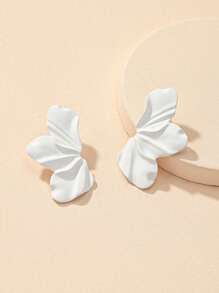 1 Pair Women Fashionable Lacquered Metal Floral Stud Earrings
