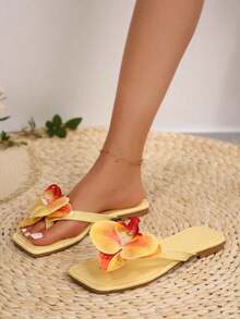 2025 EU Size Plus Size New Design Faux Flower Decor Square Toe Flat Slide Yellow Sandals For Women, Summer,Beach Outfits - Yellow - View 3