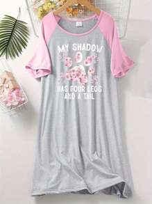1 pieza Camisón informal de talla grande para mujer con estampado de flores, patas de perro y letras, de manga corta raglán y cuello redondo