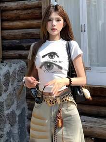 女士圆领短袖T恤，夏季新款眼睛图案字母印花，时尚修身露脐上衣 - 白色 - 查看 7