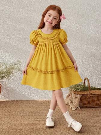 年轻女孩复古荷叶边泡泡袖碎花连衣裙 - 儿童精致休闲日常必备品，复古荷叶边和褶边细节设计展现温柔氛围，简单的碎花凸显优雅的女孩风格，适合 4-7 岁女孩，春夏季