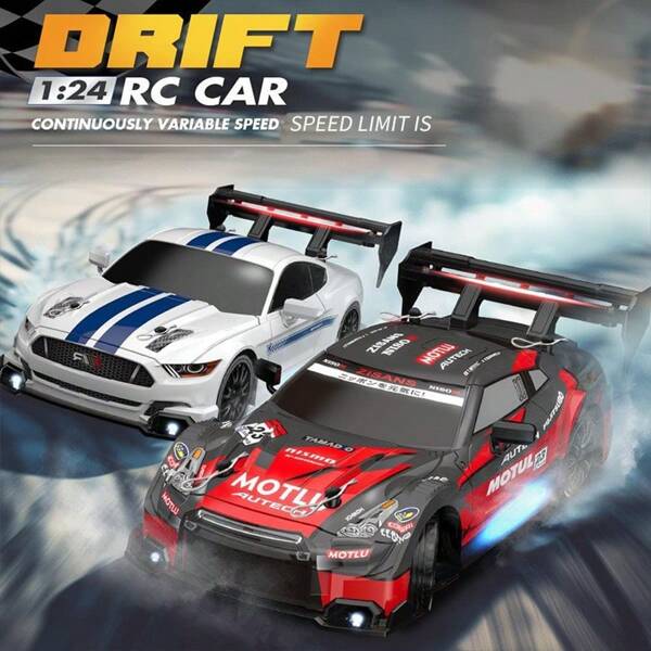 1 set Coche de radiocontrol a escala 1:24 (AE86/GTR/Mustang/Tesla) en caja de regalo, coche de drift de alta velocidad (incluye neumáticos de repuesto, barreras de carretera, batería, destornillador, cargador, manual de usuario), modelo de coche realista de juguete RC para niños, regalo de Navidad/Acción de Gracias