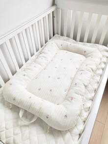 1 件便携式绗缝刺绣图案床边婴儿床、婴儿窝、午睡垫 - 米色 - 查看 1