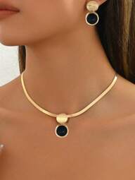 3 Peças Conjunto de Joias de Colar + Brincos Elegante para Mulheres, Corrente de Cobra Plana Dourada da Moda, Colar com Pingente de Disco Listrado Geométrico e Coração de Pérola Falsa, Acessório para o Dia a Dia e Festivais, Presente de Luxo