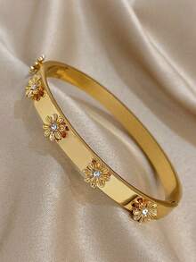 精致的不锈钢手链，饰有人造锆石花，18k 镀金，适合日常佩戴或作为礼物。 - 可愛鑲鑽小花 - 查看 9