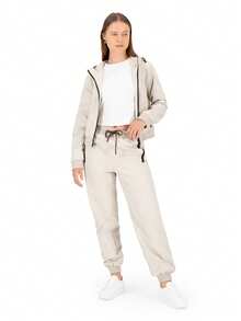 SAKERS OUTDOOR CLOTHING Conjunto Deportivo Para Mujer Chamarra Y Pants Casual Sakers - Beis - Ver 2