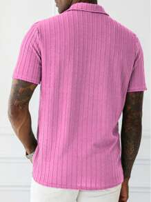 Camisa polo de manga corta con botones, de talla grande, con textura jacquard a rayas verde-gris versátil y casual para hombres marca Manfinity