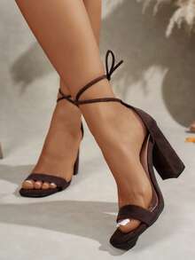 女士黑色高跟凉鞋，优雅夏季仿麂皮露趾方形粗跟系带凉鞋 - 棕色 - 查看 1