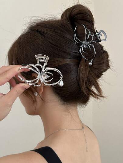 قطعتان من مشابك الشعر المعدنية الكبيرة بتصميم الجمجمة والمخلب ذات اللون الأحادي، مناسبة للاستخدام في المناسبات والاستخدام اليومي، مشابك شعر للموسم الانتقالي والشتاء للنساء لإطلالات العطلات