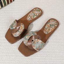 New Cross-Border Sandals Women 2025 Popular Low Heel Slip-On Sandals Versatile Beach Shoes Casual Open Toe Flat Slippers Size 41-44