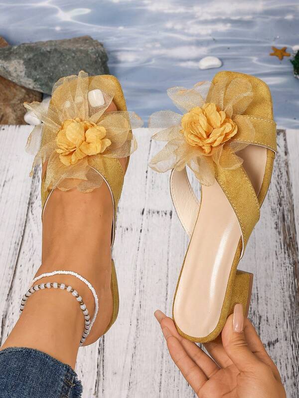 Sandales à bride en tissu floral et semelle en caoutchouc pour femmes, style resort, sandales à talon haut en tissu jaune d'été