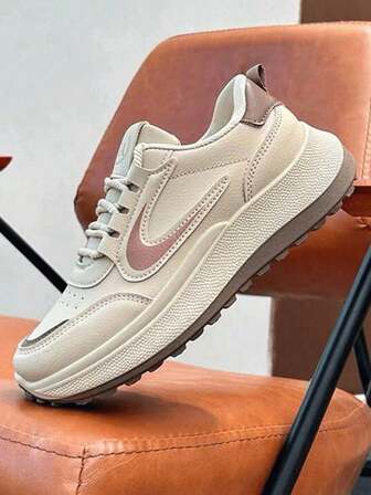 Moderna klassiska, mångsidiga, 2025 års ny modell, multifunktionella, mönstrade, andningsbara, lämpliga för löpning och fitness, moderna, bekväma sportskor med tjock sula