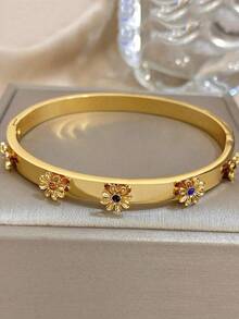 精致的不锈钢手链，饰有人造锆石花，18k 镀金，适合日常佩戴或作为礼物。 - 可愛鑲鑽小花 - 查看 2