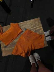 Fitness Short Set With Thick Strap Top In Ocher - 亮橙色 - 查看 4