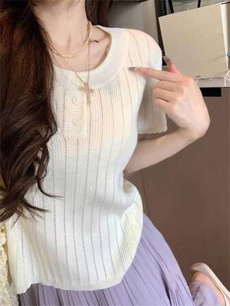 女式针织船领纽扣装饰短袖T恤，夏季新款修身短款上衣