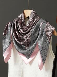 1条女士佩斯利花纹缎面方巾，尺寸90x90厘米，用途广泛，适合夏季旅行、街头穿搭、头巾、连衣裙等。 - 多色 - 查看 7