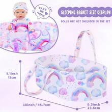16英寸重生娃娃配件套装：紫色彩虹、紫色云朵摇篮、彩虹帽、云朵围兜、紫色云朵圆垫、紫色奶瓶、白色袜子（不含娃娃） - 彩色 - 查看 5