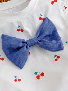 Conjunto de 2 piezas de top informal con estampado de cerezas y lazo, talla grande shorts azul denim para niñas